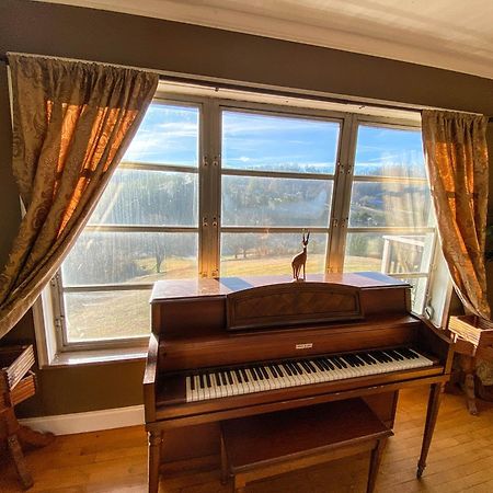 סביירוויל Mid-Century Vintage Brick Ranch Upstairs Guesthouse מראה חיצוני תמונה