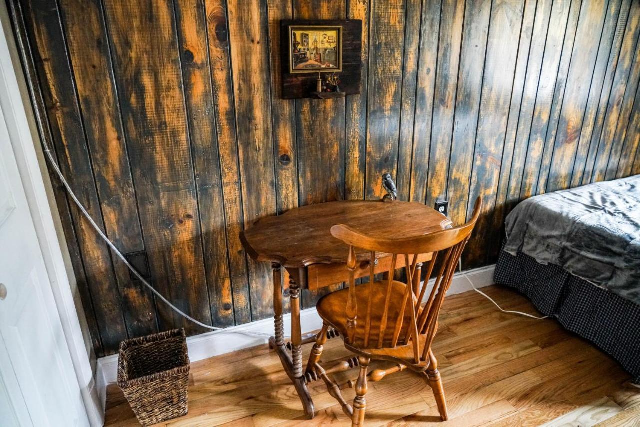 סביירוויל Mid-Century Vintage Brick Ranch Upstairs Guesthouse מראה חיצוני תמונה